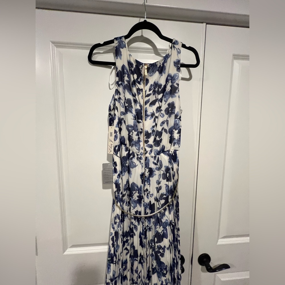 ✨ NWT Eliza J Floral Pleated Maxi Dress – Size 14 ✨ - Picture 5 of 8